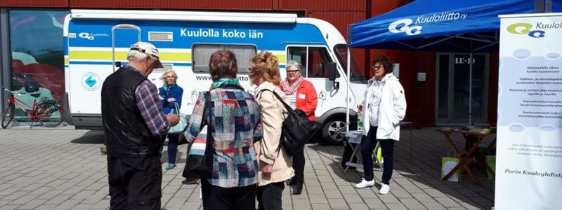 Kuuloauto vieraili keväällä 2018 Kauppakeskus Puuvillassa.