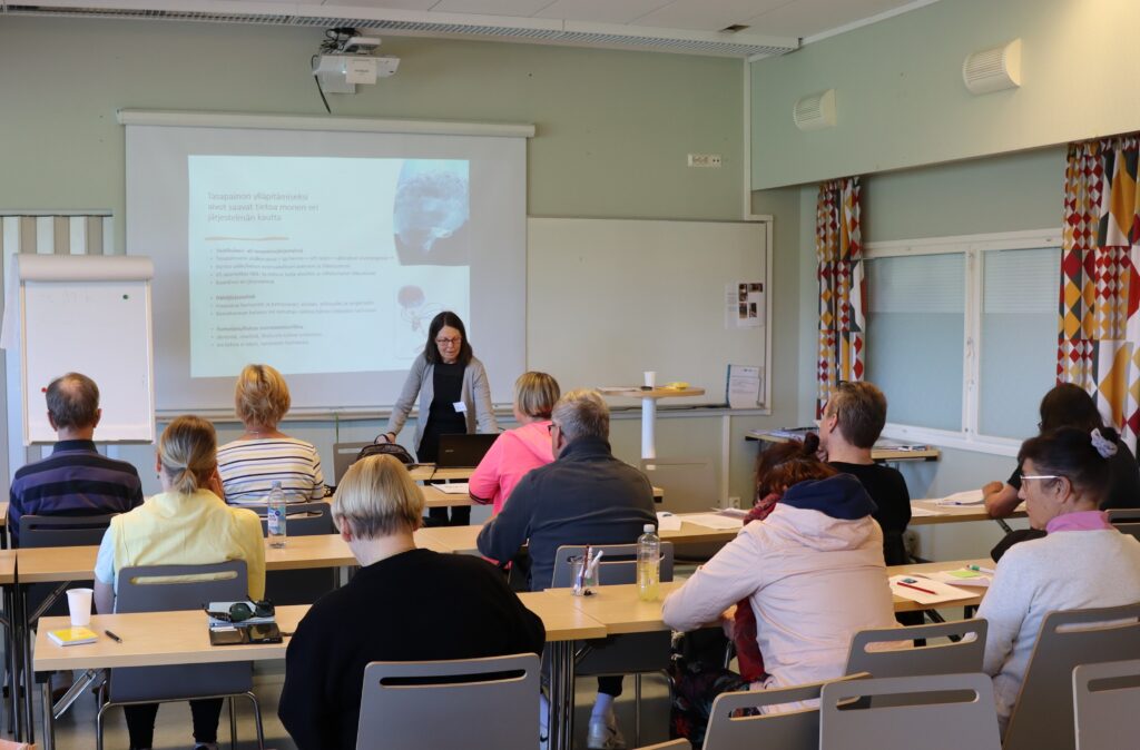 Suomen Akustikusneurinoomayhdistyksen kurssin luento.